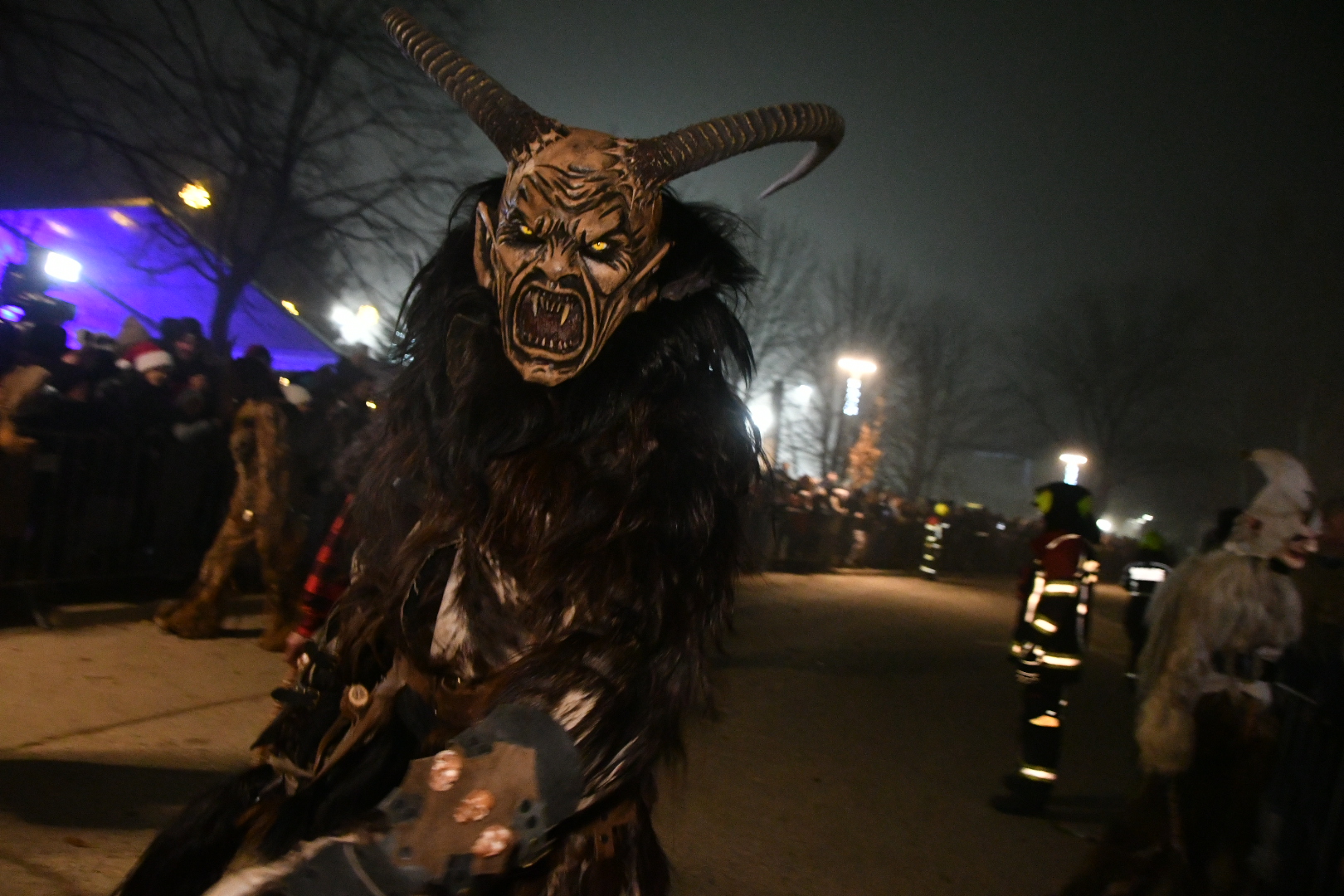 FOTO in VIDEO: Čez Kungoto se je sprehodilo več kot 250 grozljivih parkljev