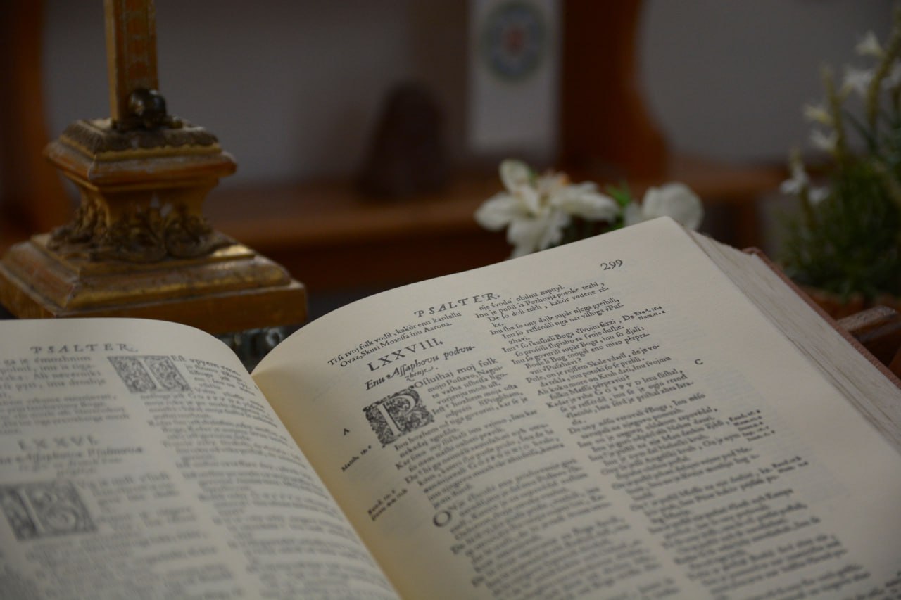 VIDEO: Kako je skromna cerkev sredi Maribora povezana z današnjim praznikom?