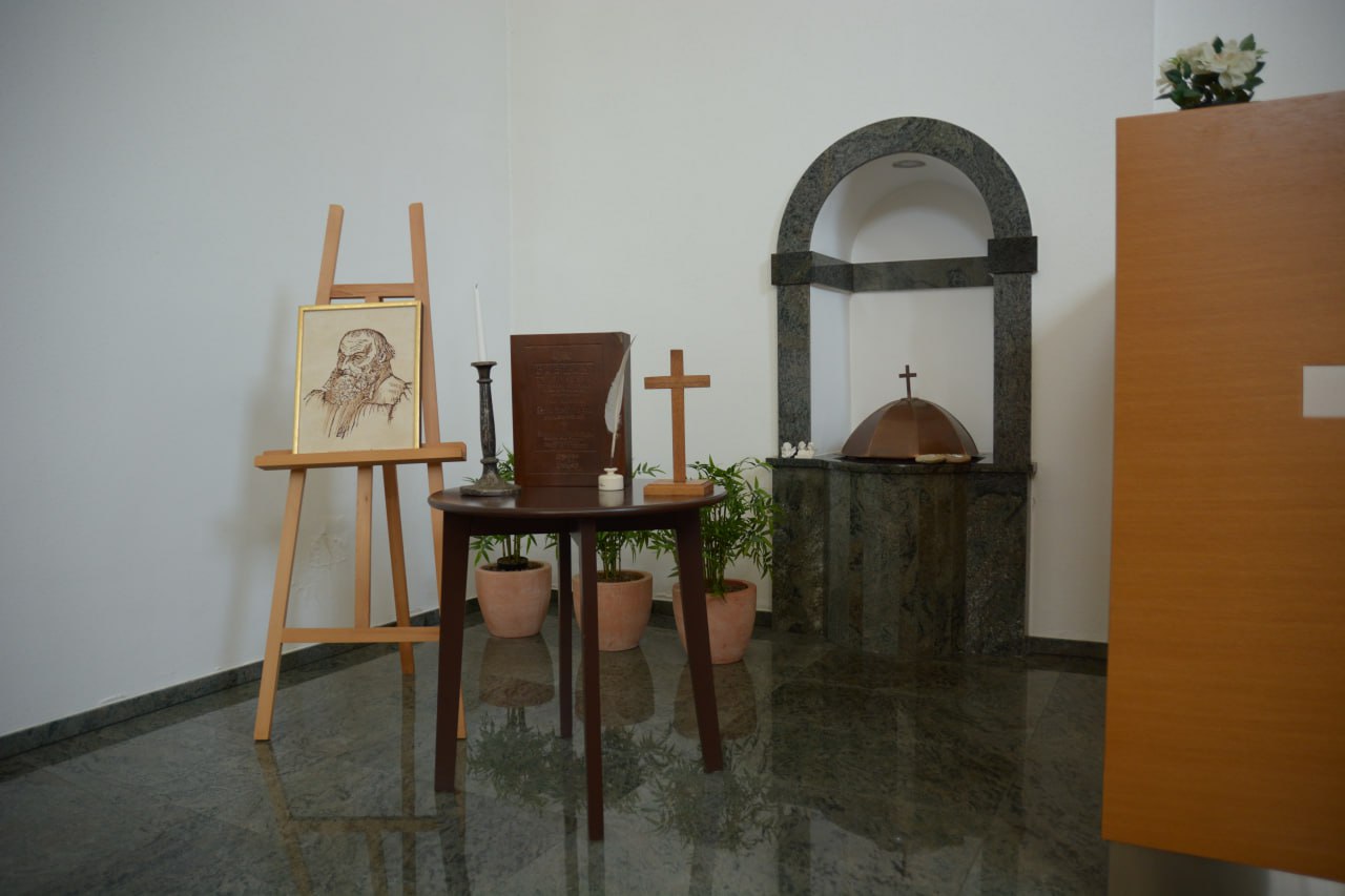 VIDEO: Kako je skromna cerkev sredi Maribora povezana z današnjim praznikom?