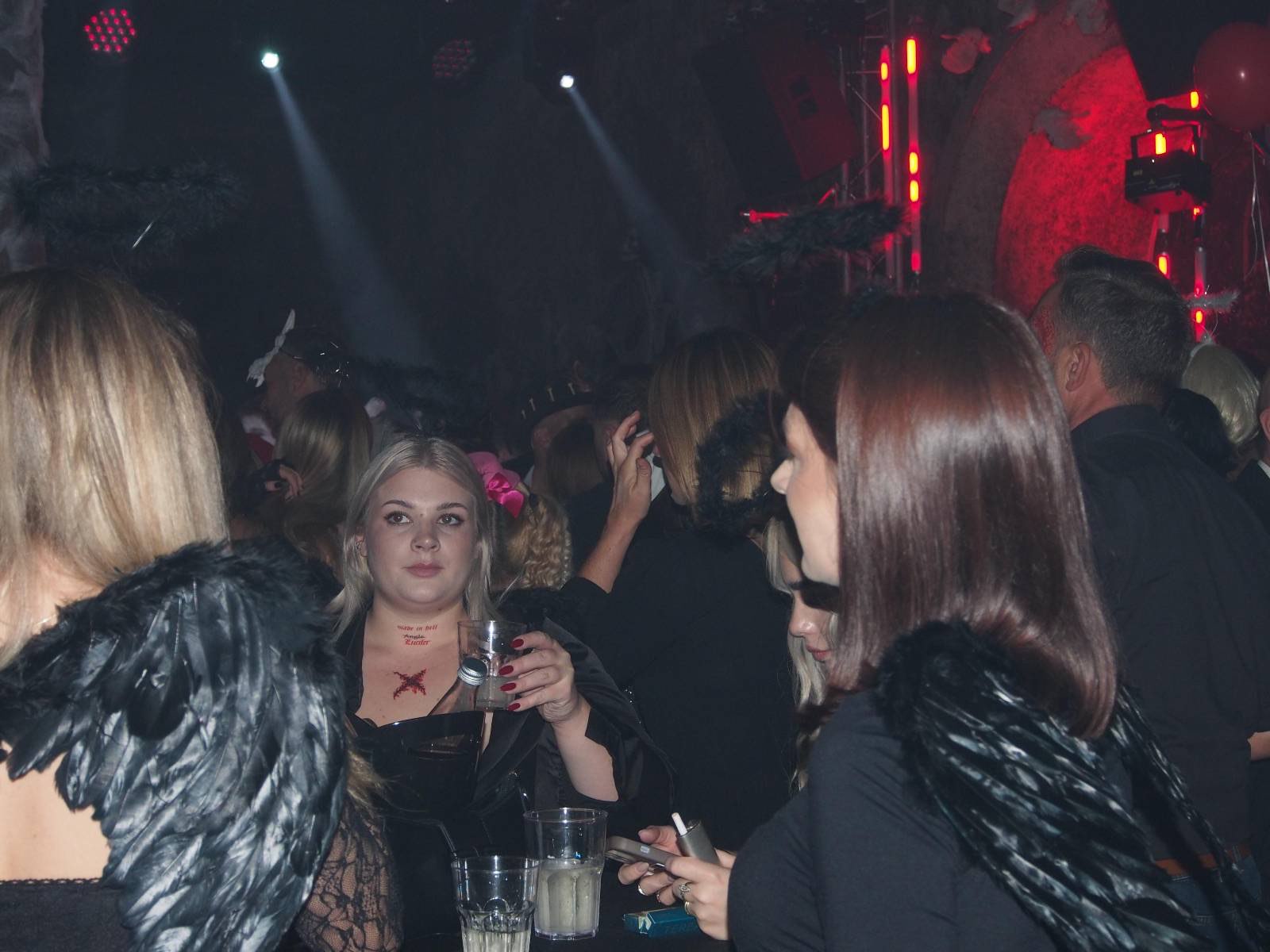 FOTO: Maribor v duhu noči čarovnic preplavile strašljive maske, glasba in nora zabava