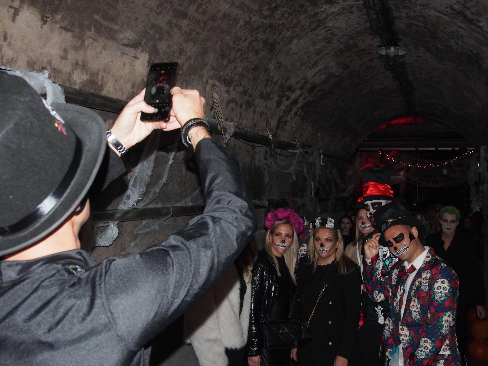 FOTO: Maribor v duhu noči čarovnic preplavile strašljive maske, glasba in nora zabava