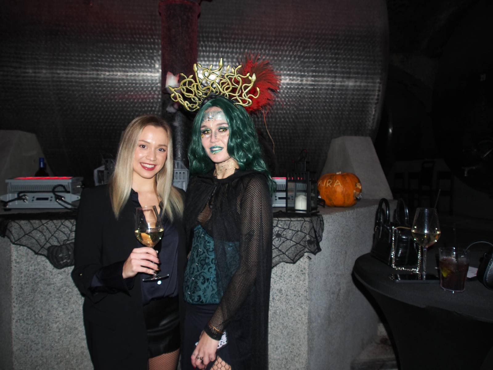 FOTO: Maribor v duhu noči čarovnic preplavile strašljive maske, glasba in nora zabava