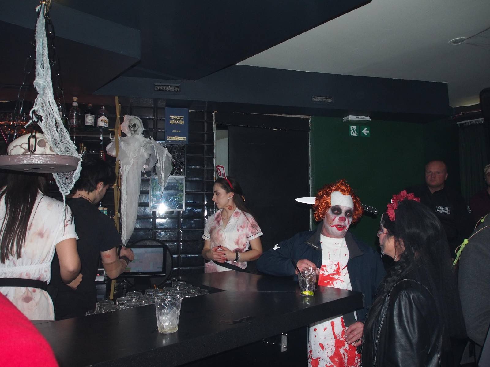 FOTO: Maribor v duhu noči čarovnic preplavile strašljive maske, glasba in nora zabava