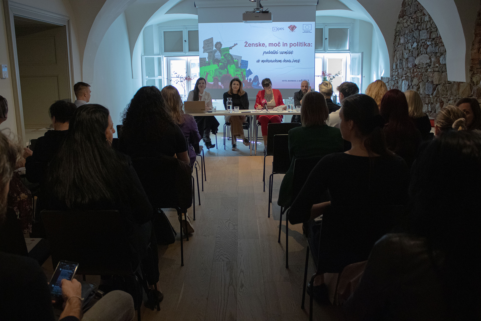 Kje so ženske v politiki pred letošnjimi volitvami? Analiza razkriva zaskrbljujoče trende