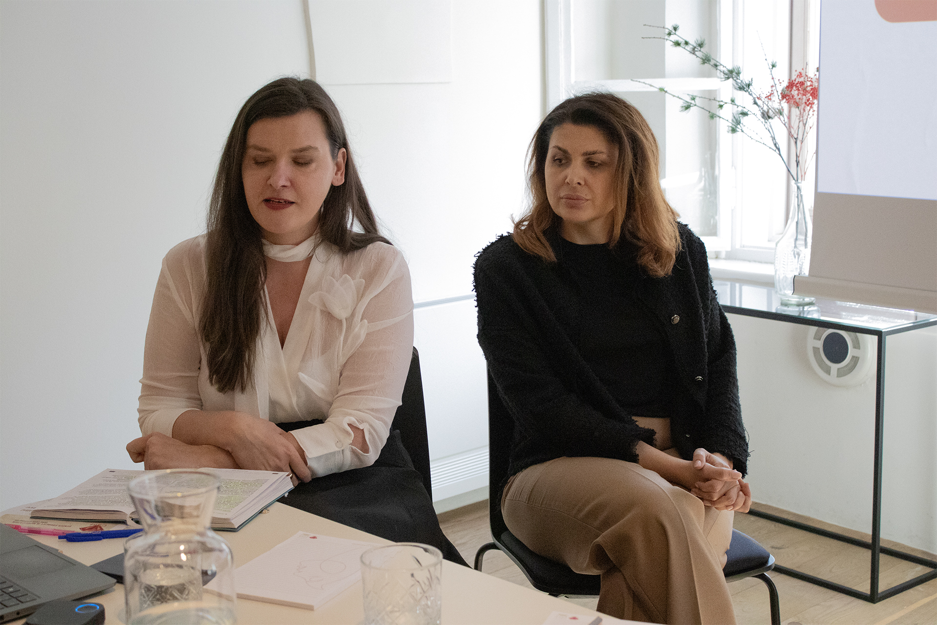 Kje so ženske v politiki pred letošnjimi volitvami? Analiza razkriva zaskrbljujoče trende