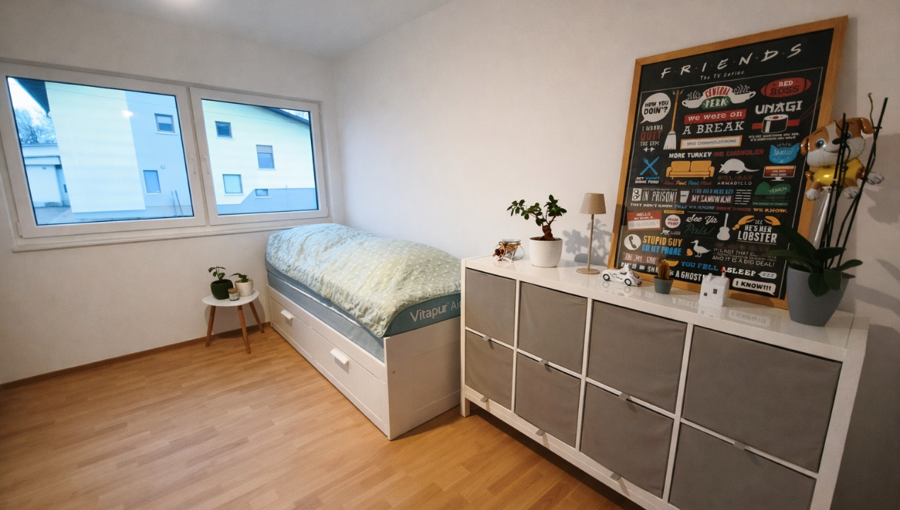 FOTO: Kako je videti montažna hiša, ko se v njej naseli vsakdan?