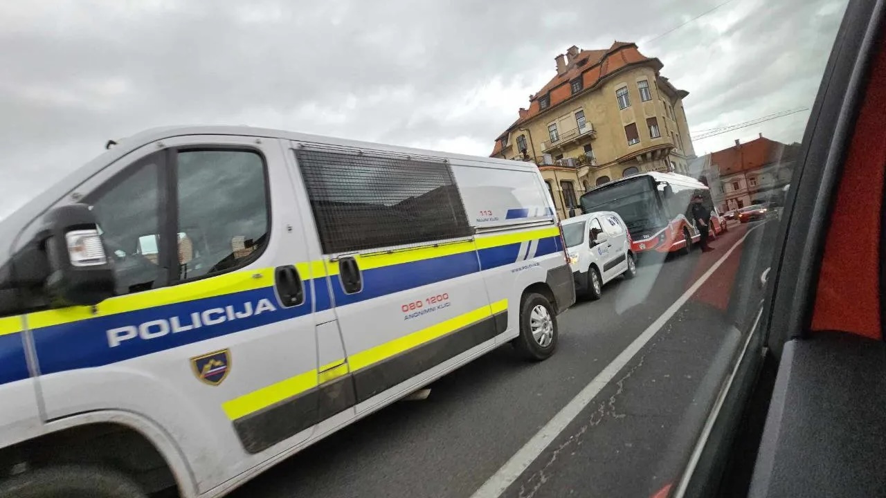 Policija išče očividce dogodka na mariborskem avtobusu: Ste kaj videli?