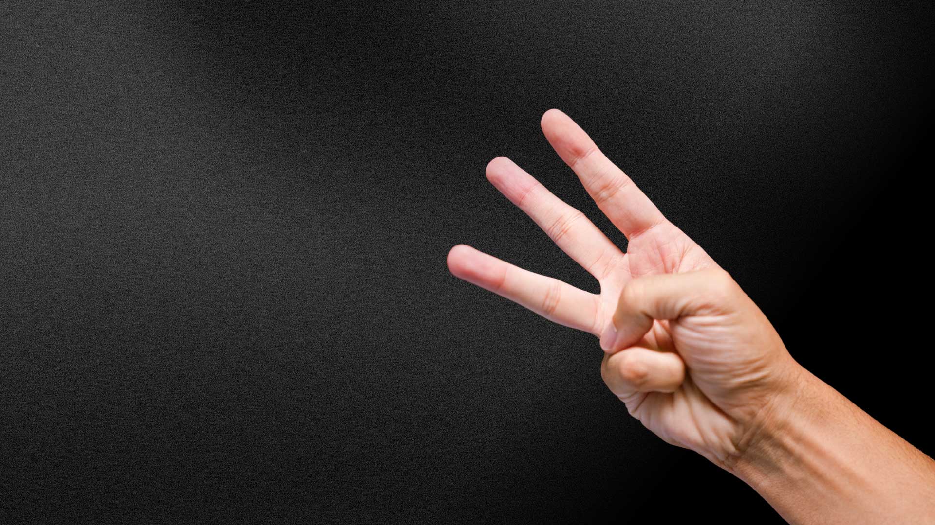 Črni mesec je tu: Energija plus podarja TROJNE točke Moj PLUS – samo za omejen čas!