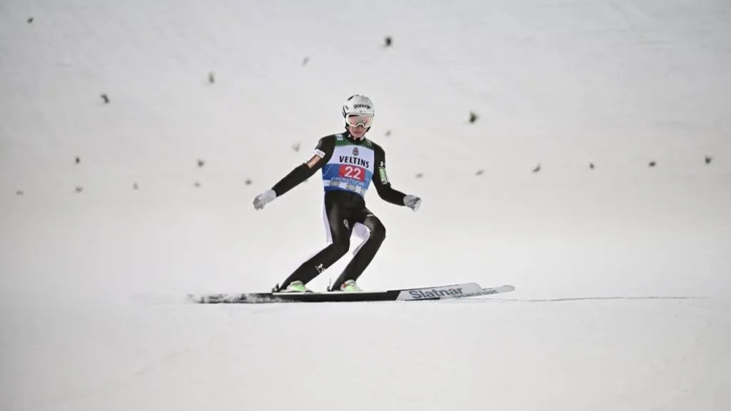 Tschofenig do zmage v Garmischu, Lanišek za las zgrešil stopničke