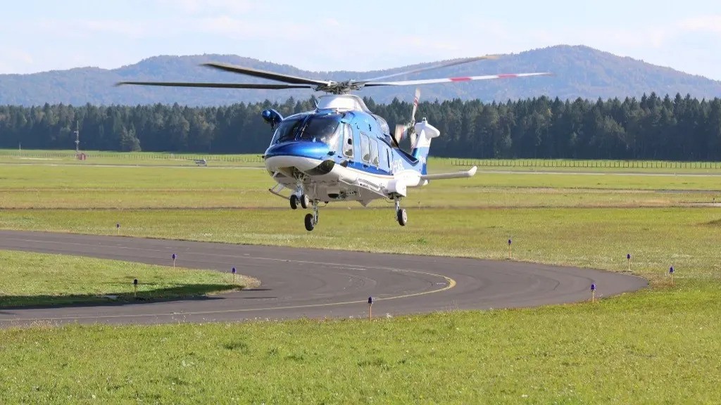 Država bo za dva reševalna helikopterja plačala skoraj 32 milijonov