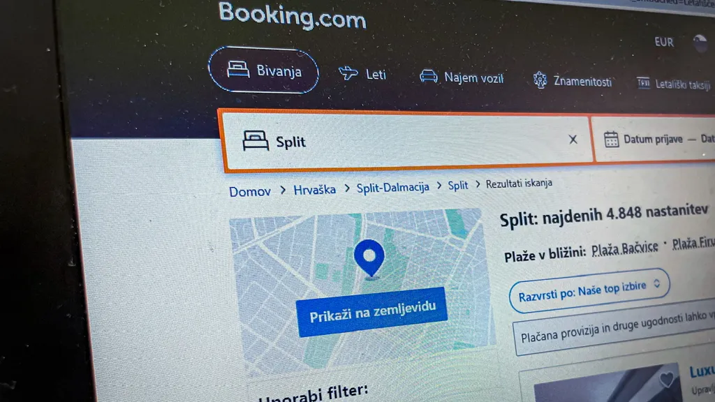 Večja svoboda za turistične ponudnike: Booking več ne sme zahtevati najnižjih cen