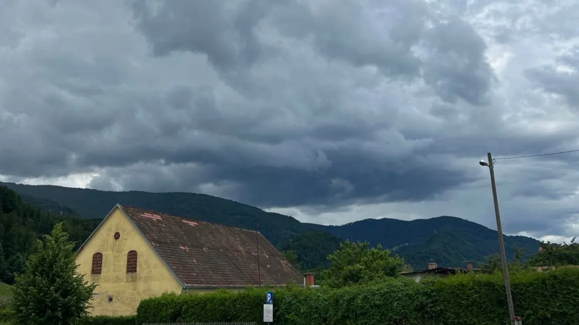 Del države že dosegle prve močnejše nevihte, ki se bodo ponoči razširile nad vso Slovenijo