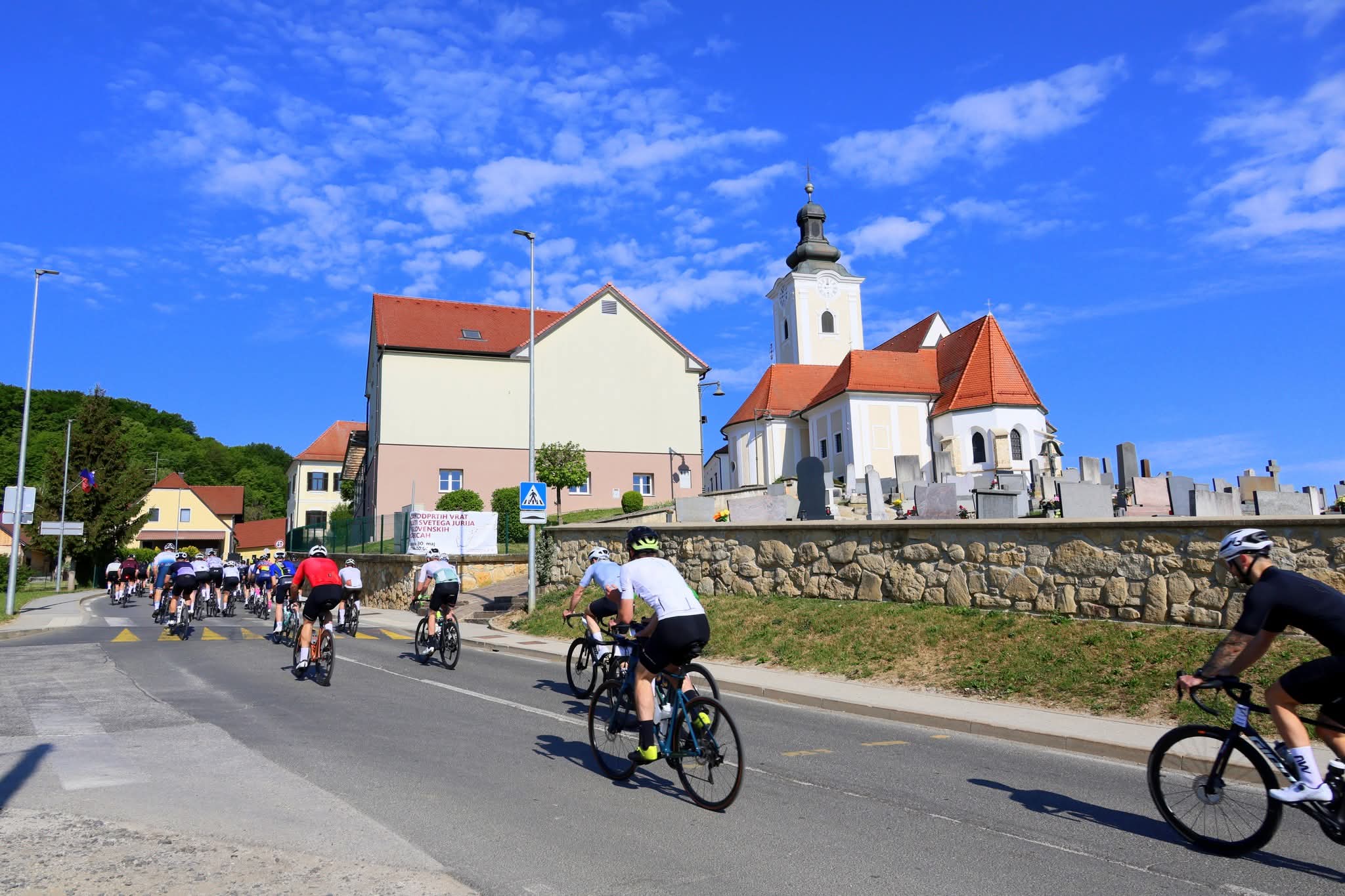 Na maratonu v Jurovskem Dolu rekordnih 550 kolesarjev, med njimi tudi številni iz tujine