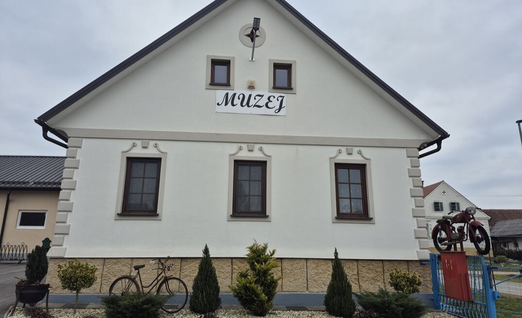 Med Slovenskimi goricami in Muro domuje ena največjih zbirk starodobnikov: V muzeju že več kot 8.000 eksponatov