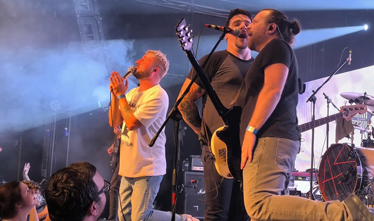 V Ceršaku jutri brezplačen glasbeni spektakel s priljubljenimi punk-rockerji