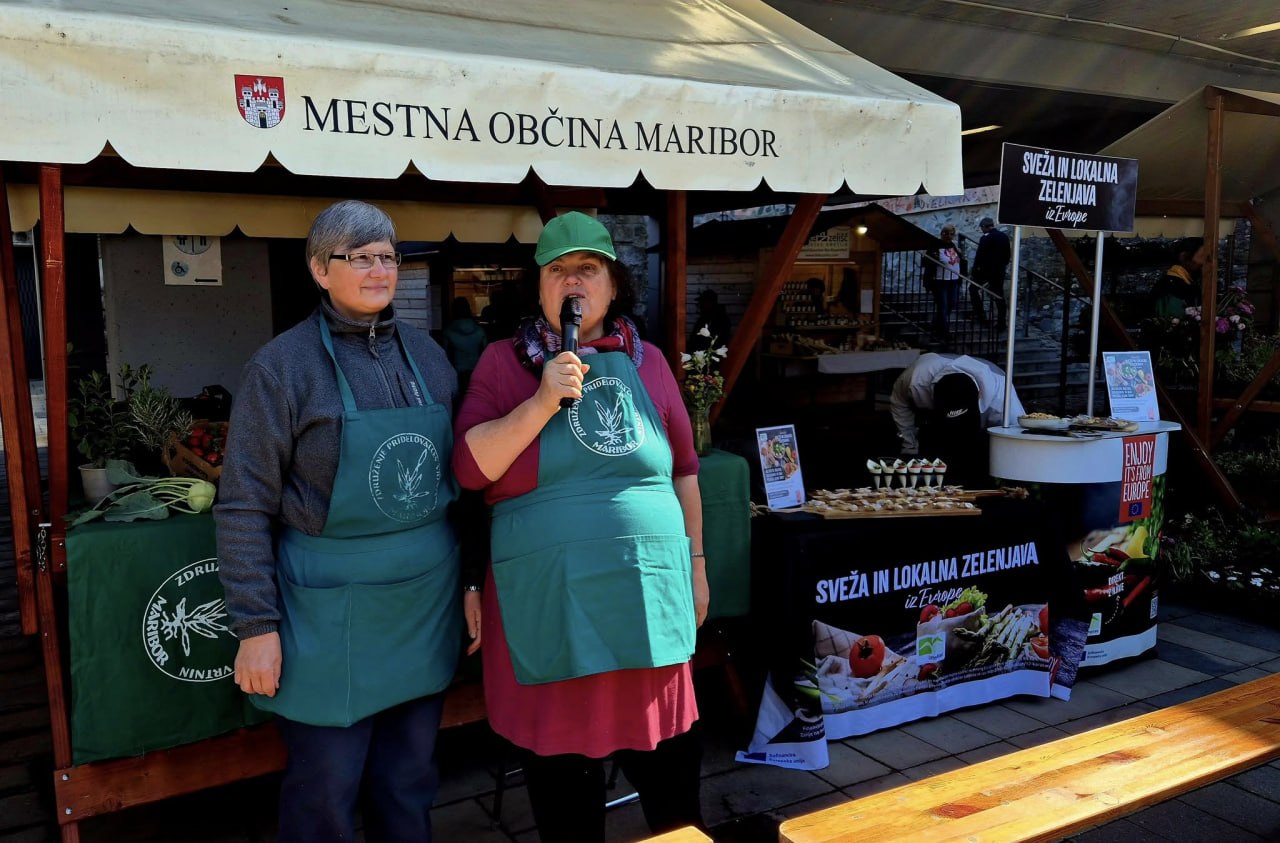 Na mariborski tržnici danes Miša Pušenjak o krompirju, jagodah in manj znanih vrtninah: »Letos pričakujem veliko težav«