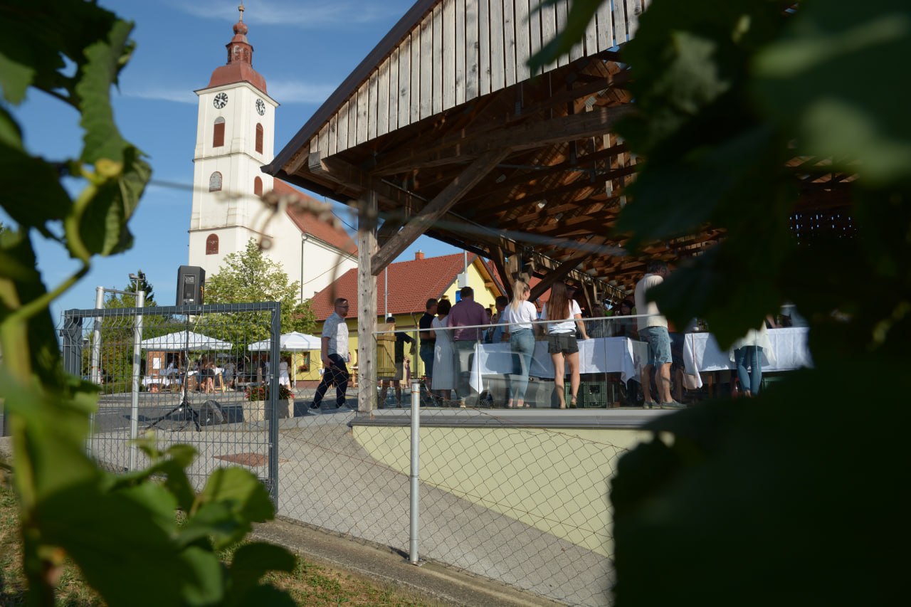 Trud in vztrajnost se obrestujeta: Kako majhna slovenskogoriška občina niza uspeh za uspehom?