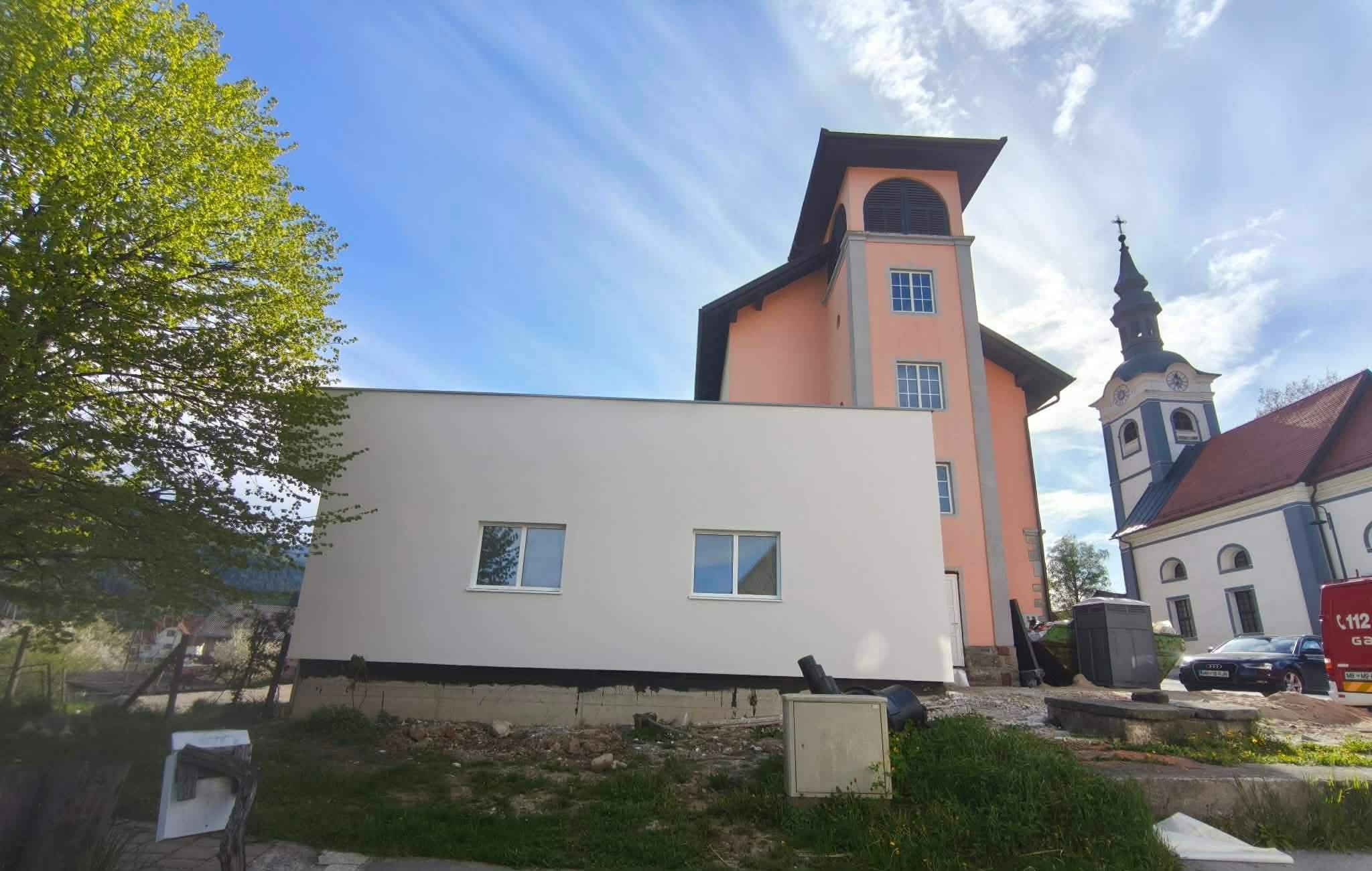 Po desetletjih prostorske stiske lovrenški gasilci to nedeljo odpirajo nov prizidek