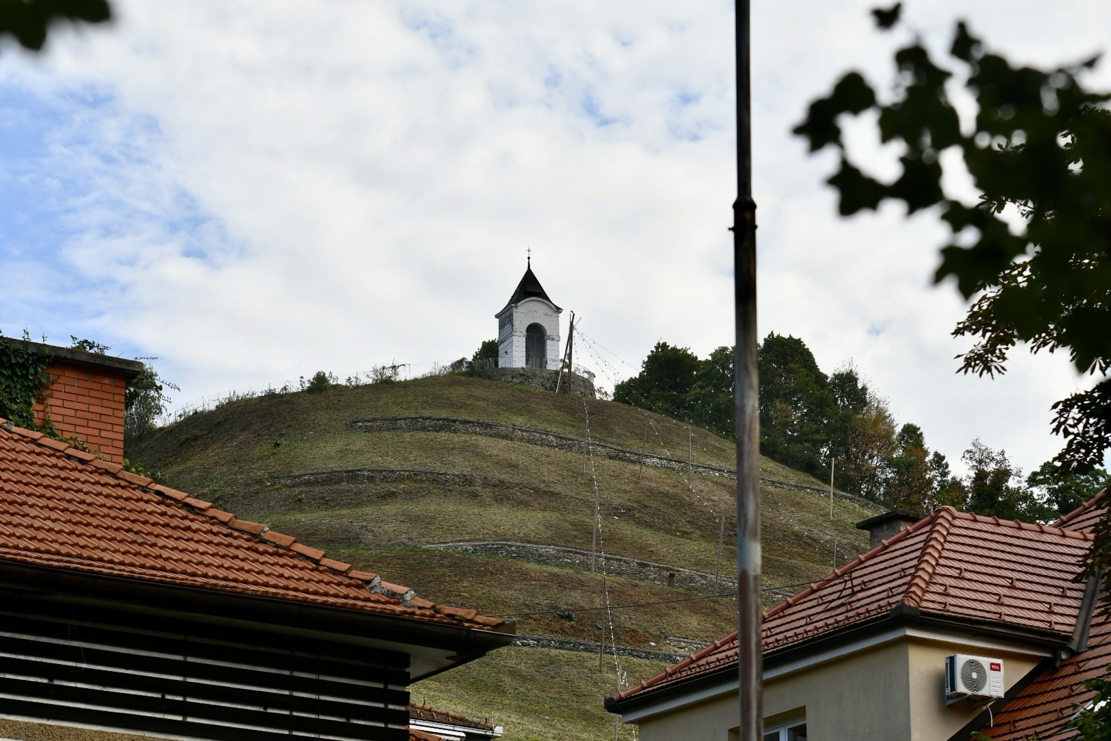 Piramida manjši del vinograda dobiva že letos, končna podoba pa bo marsikoga presenetila