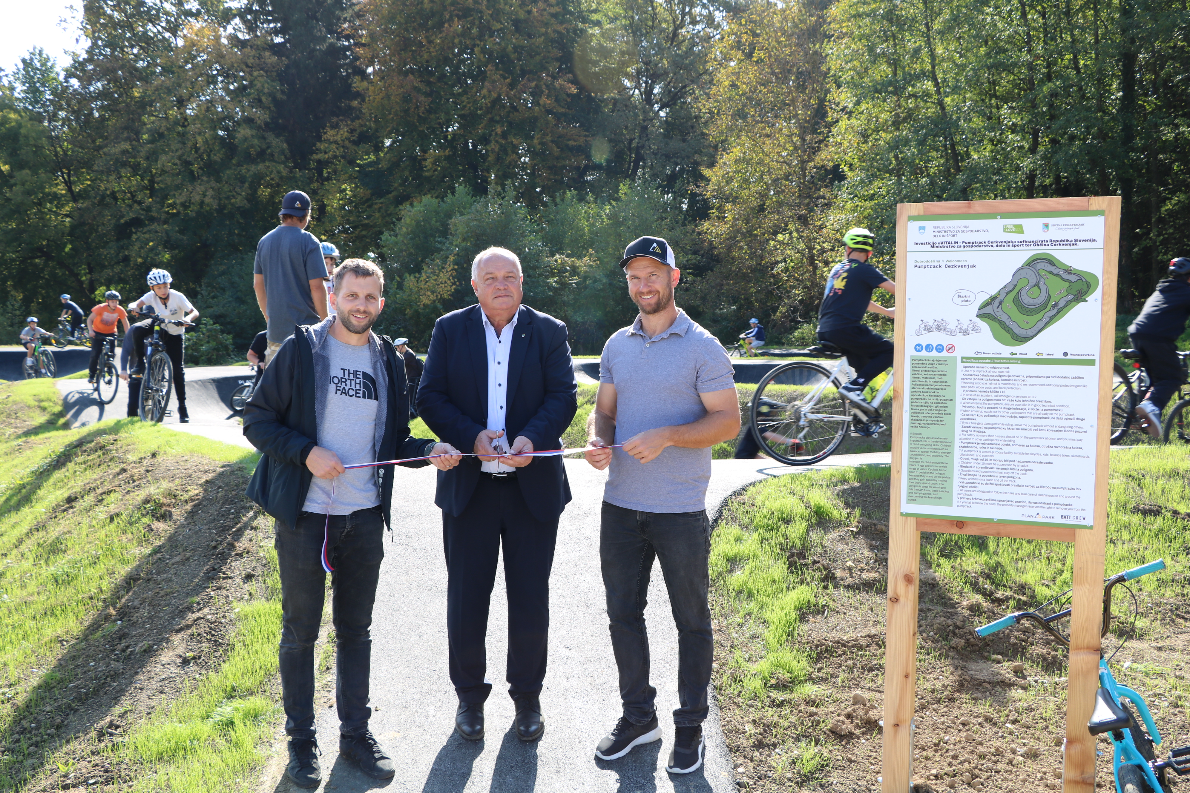 FOTO: V Cerkvenjaku odprli veliko športno atrakcijo