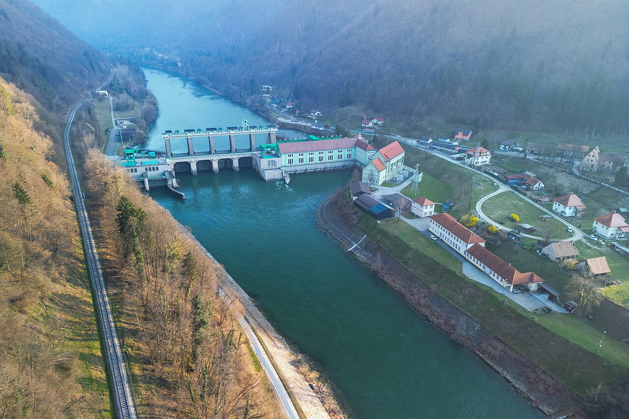 Suša znižala proizvodnjo Dravskih elektrarn Maribor za skoraj polovico