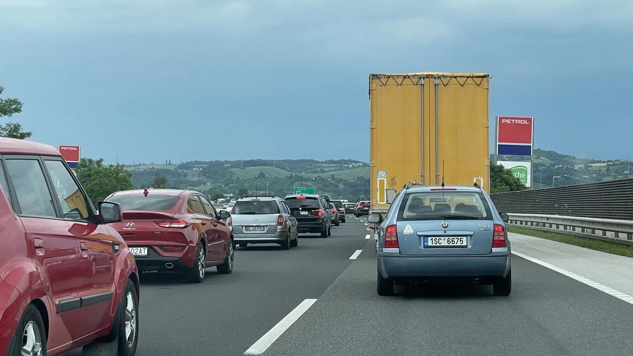 Na Štajerki že zdaj nastajajo dolge kolone, a najhujše šele prihaja