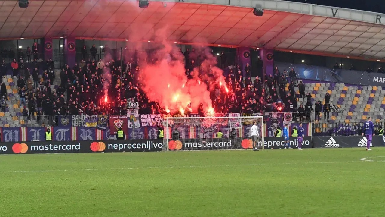 Derbi v Ljudskem vrtu: Dva navijača s prepovedjo udeležbe, kazen tudi za organizatorja