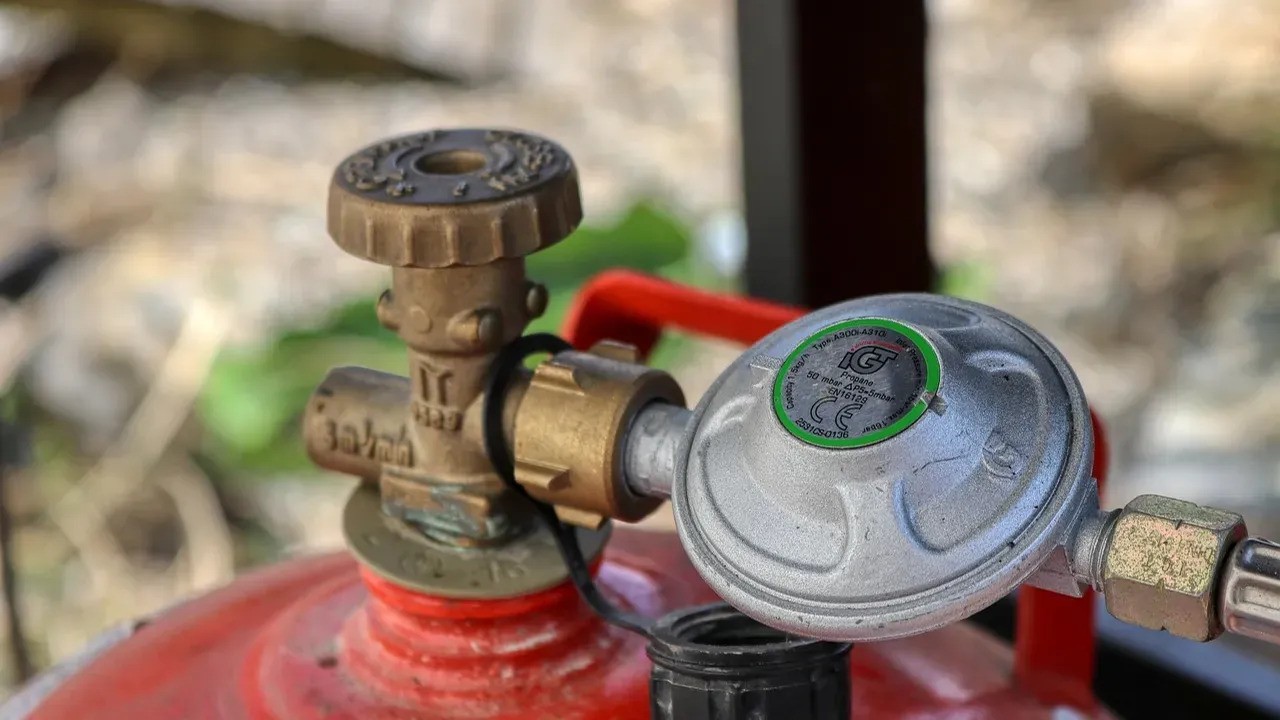 V stanovanjski hiši odjeknila eksplozija, materialne škode za 50 tisoč evrov