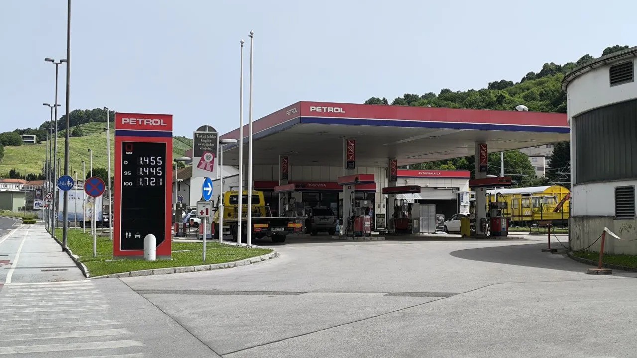 Darilni boni DESETAK odslej na voljo tudi na vseh bencinskih servisih Petrol v Sloveniji