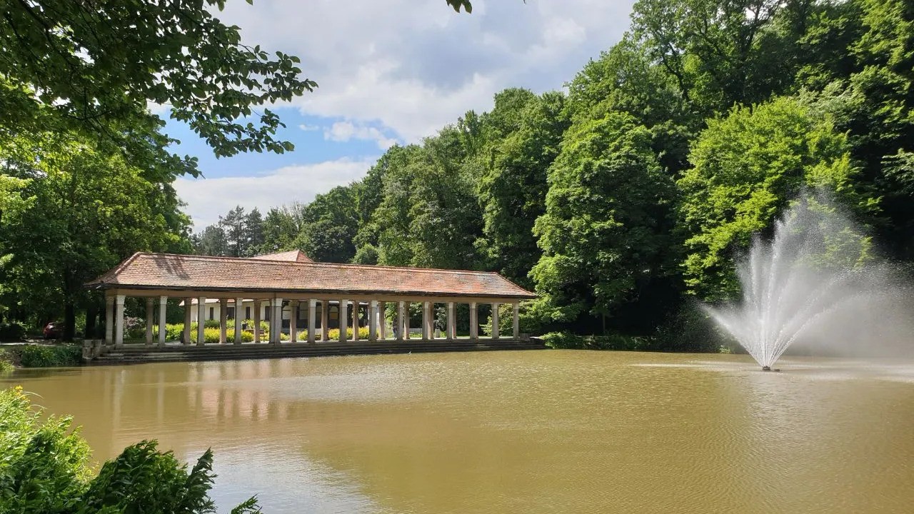 Nadaljevanje obnove mestnega parka s Tremi ribniki: Kaj vse še načrtujejo?