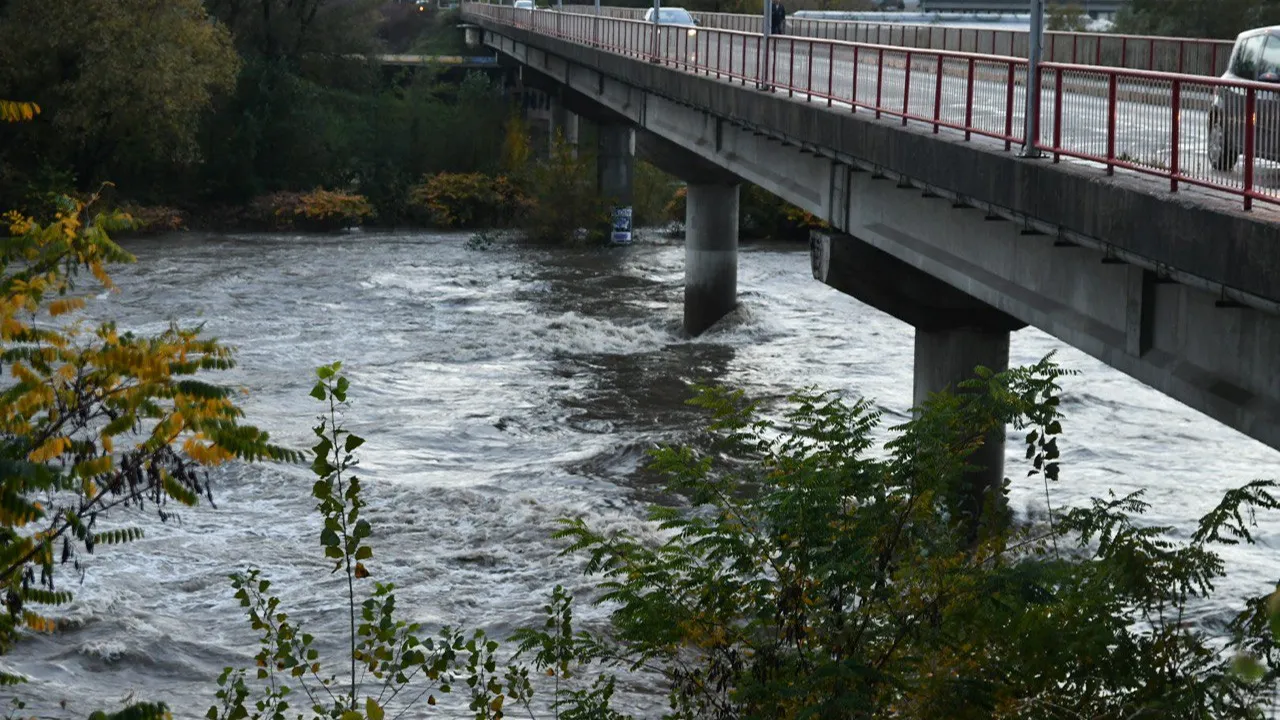 Drava danes ponovno narašča, razlivanje pa se bo še nadaljevalo