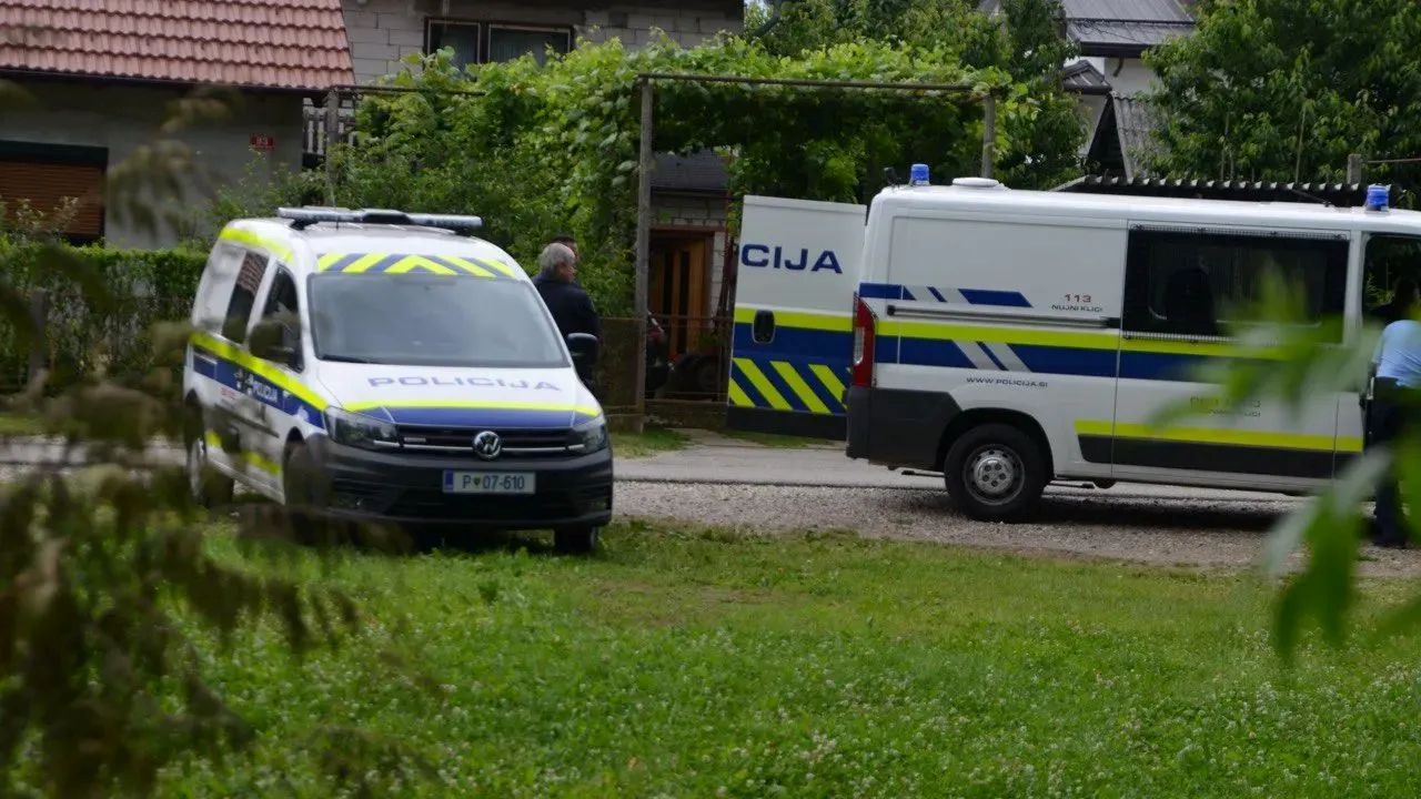Velika policijska akcija po Sloveniji: 15 osumljencev v pridržanju, kriminalisti zasegli prepovedano drogo in orožje