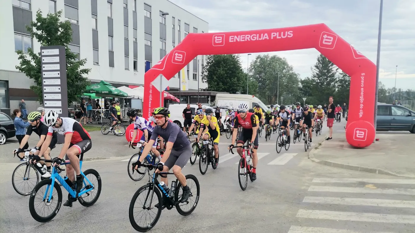 Slovenija kolesari - tudi na Pogačarjev in Rogličev pogon