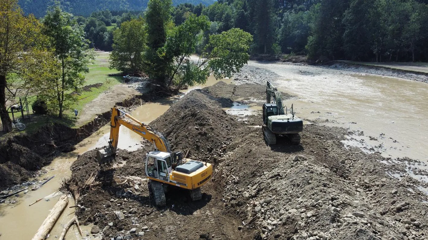 Lokalni predstavniki zaskrbljeni nad počasno obnovo infrastrukture po poplavah