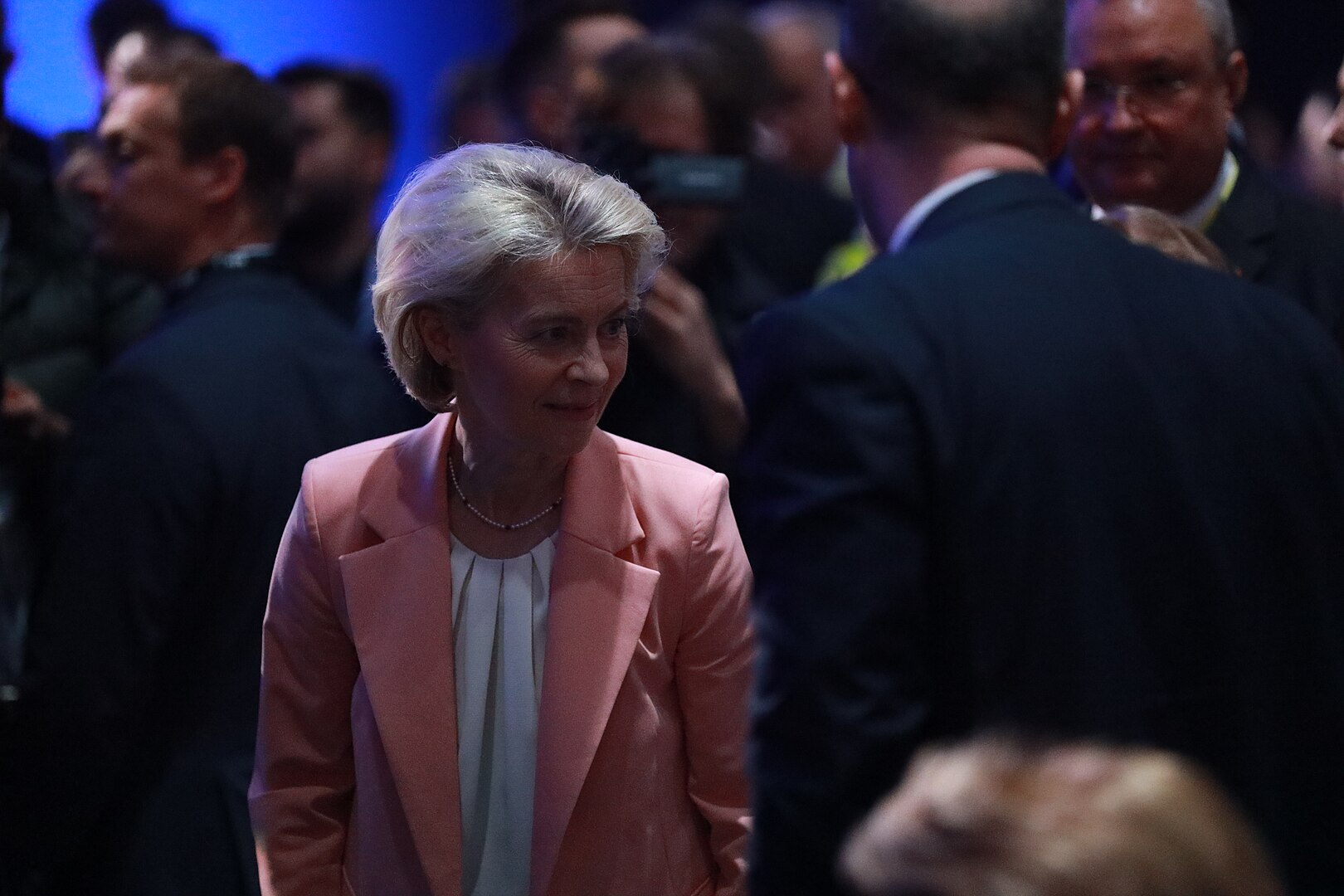 Obisk von der Leyen v ključnem trenutku: Kmalu se začenja kurilna sezona, Rusija pa neusmiljeno napada