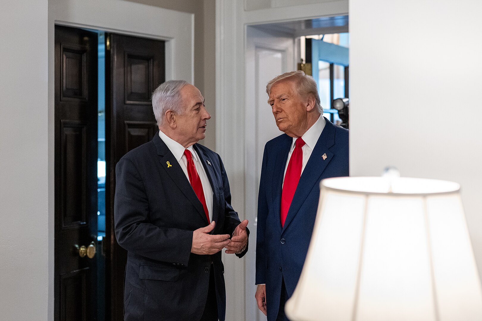 Bizarno: Netanjahu predlagal Trumpa za Nobelovo nagrado za mir