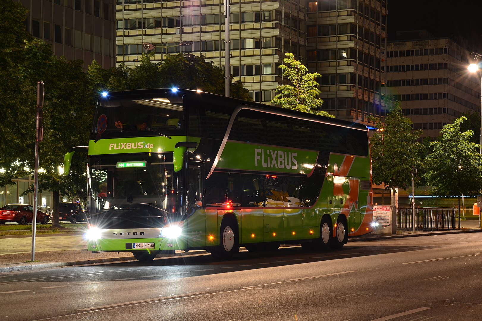 Tragično: V nesreči avtobusa družbe Flixbus življenje izgubili dve osebi