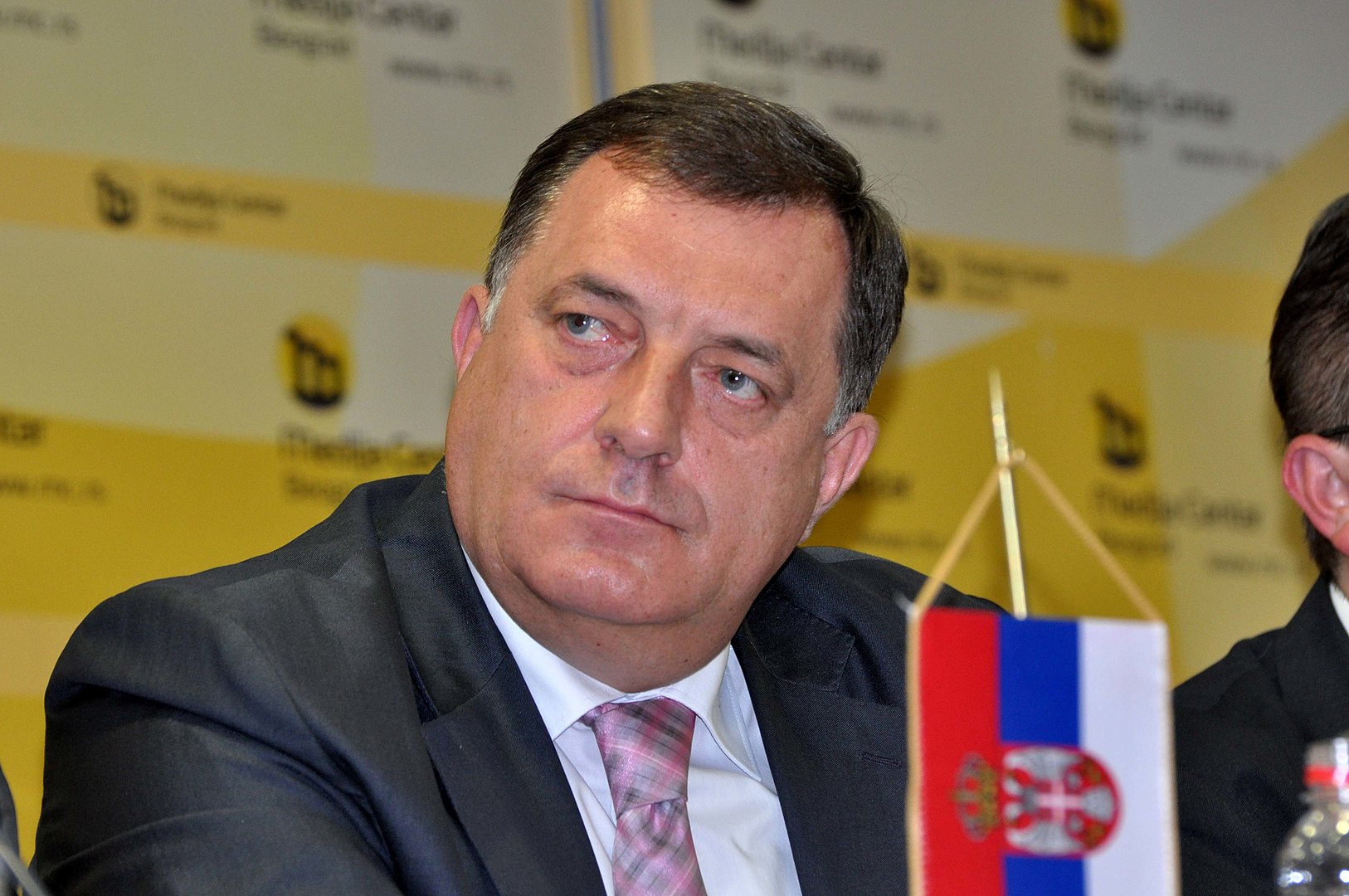 Odvzeli predsedniški mandat Dodiku, njegov odziv pa: "Še eno sra**je iz Sarajeva. Zadnje"