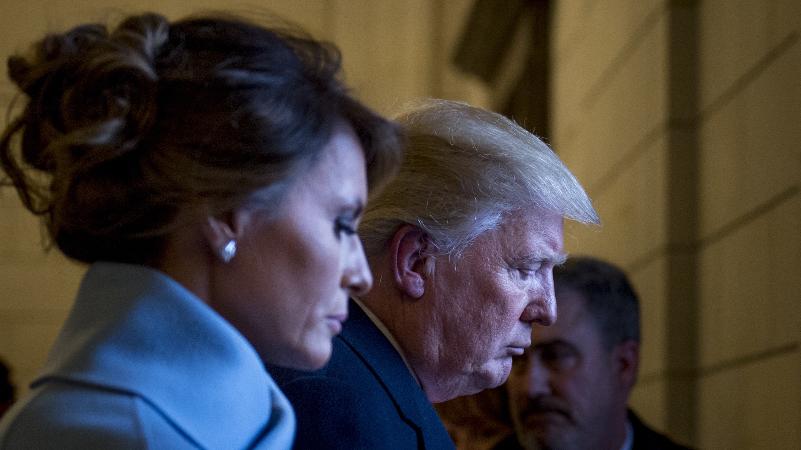 Melania Trump opazno odsotna v času moževih sodnih težav
