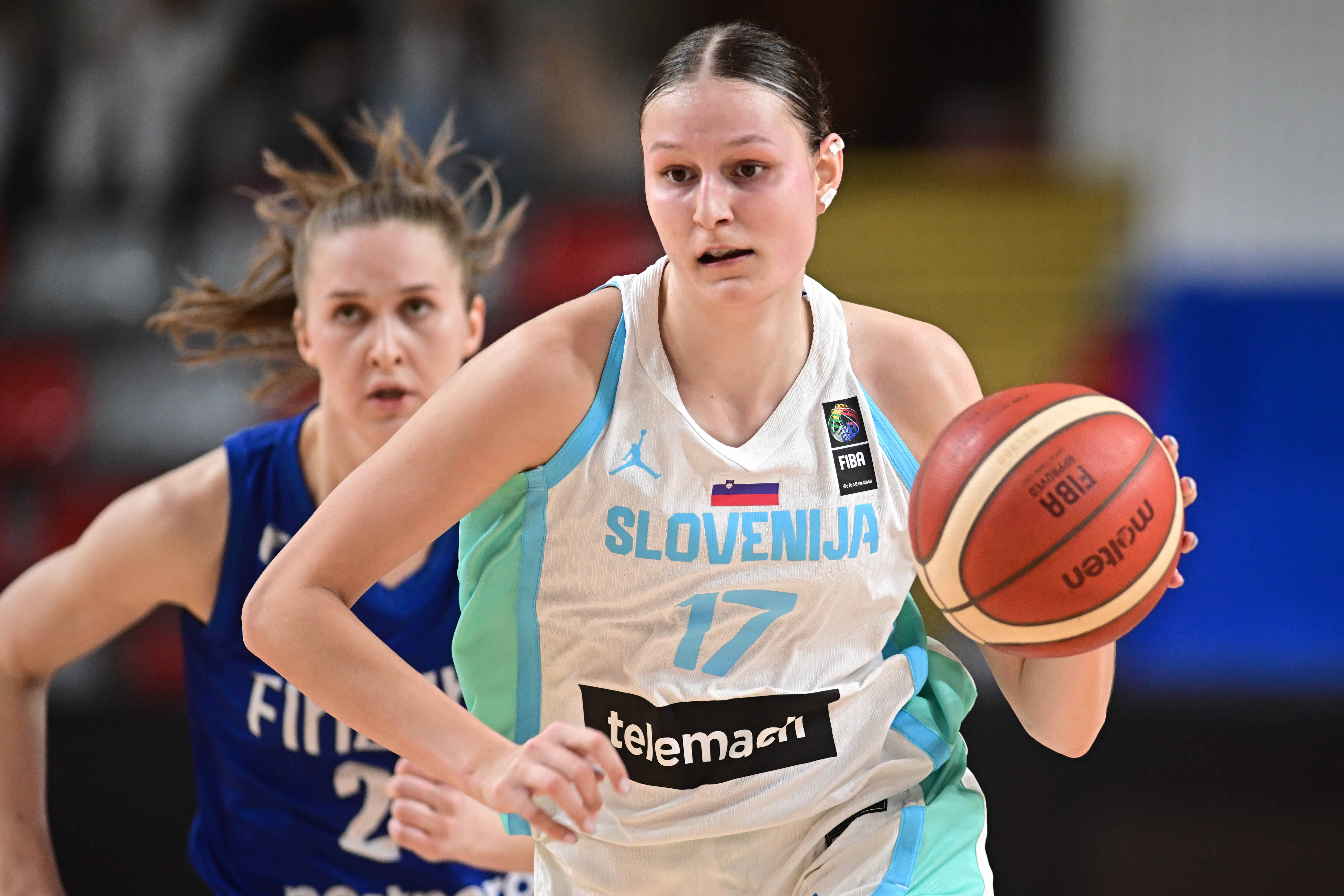 Novopečena WNBA-jevka in evroligaška prvakinja nocoj v Lukni