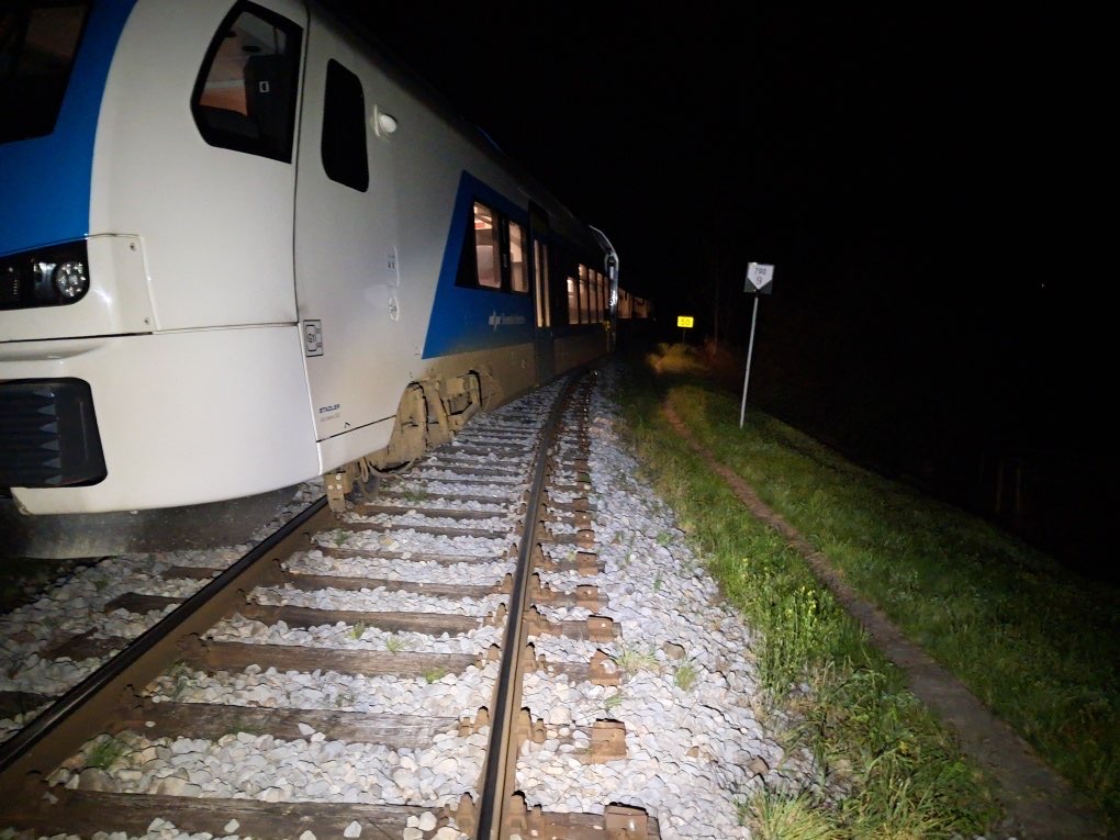 34-letnik večkrat poškodoval železniško infrastrukturo in povzročil za skoraj pol milijona evrov škode