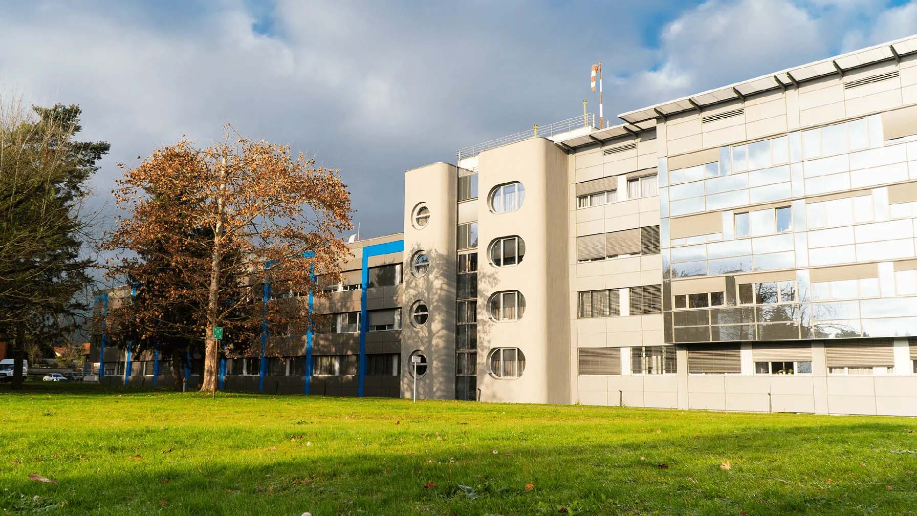 Pestro v slovenjegraški bolnišnici: Prisotni bodo tudi gasilci in policisti