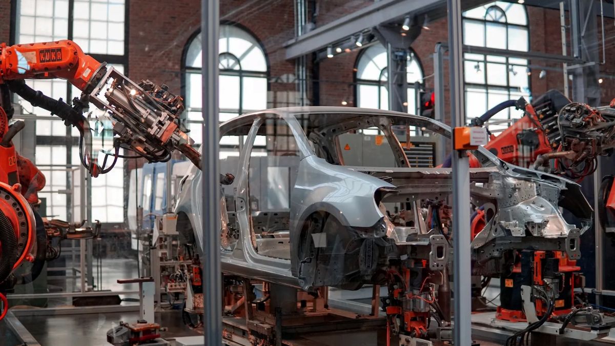 Velikan avtomobilske industrije v težavah, ukinja kar 4000 delovnih mest