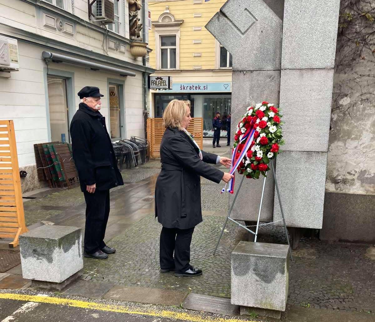 V Volkmerjevem prehodu položili venec mariborskim domoljubom, ki so vstali proti nacizmu