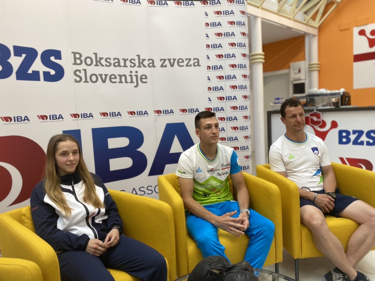 VIDEO in FOTO: V Mariboru pozdravili šampione, Boksarska zveza prejela posebno čast in nagrado
