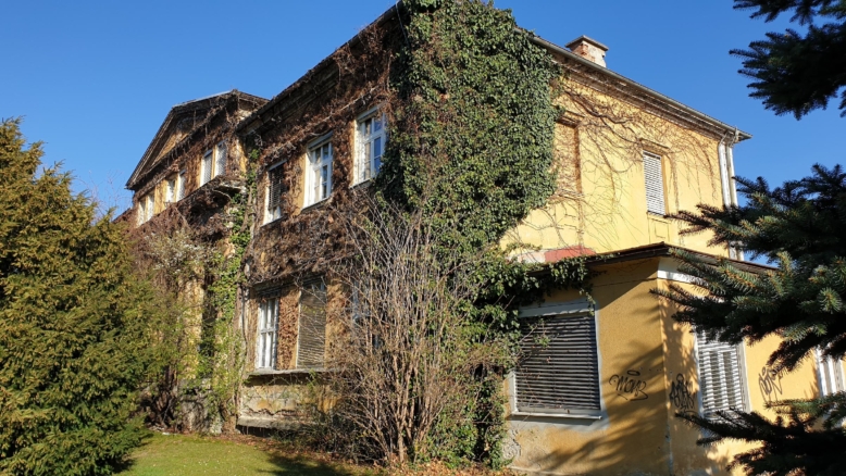 Mariborska občina išče izvajalca prenove Langerjeve vile, a s posebnim pogojem