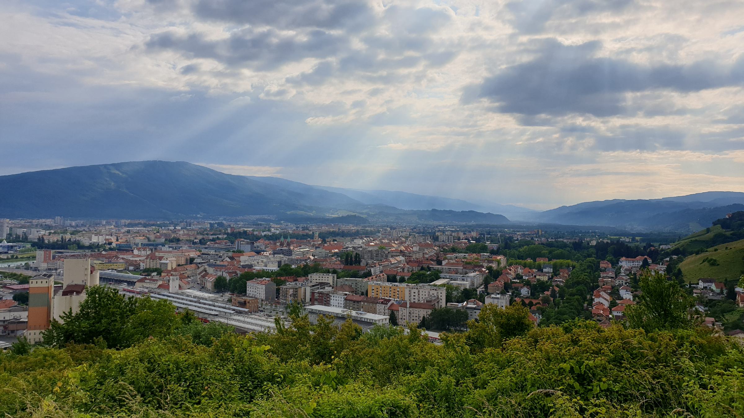 Podravska regija nad povprečjem, lahko pričakujemo odpiranje trgovin?