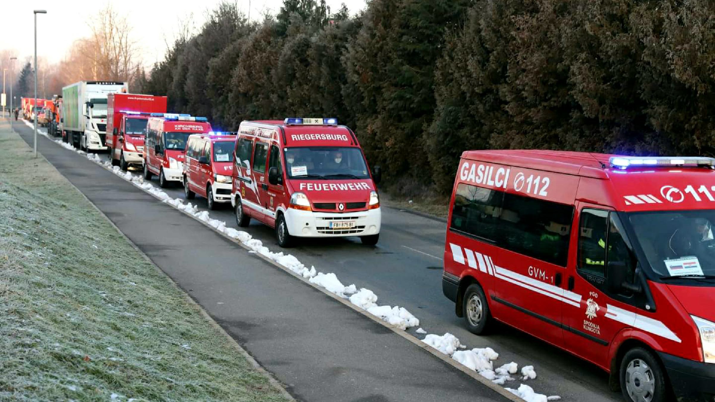 S Sladkega Vrha krenil velik gasilski konvoj proti Hrvaški