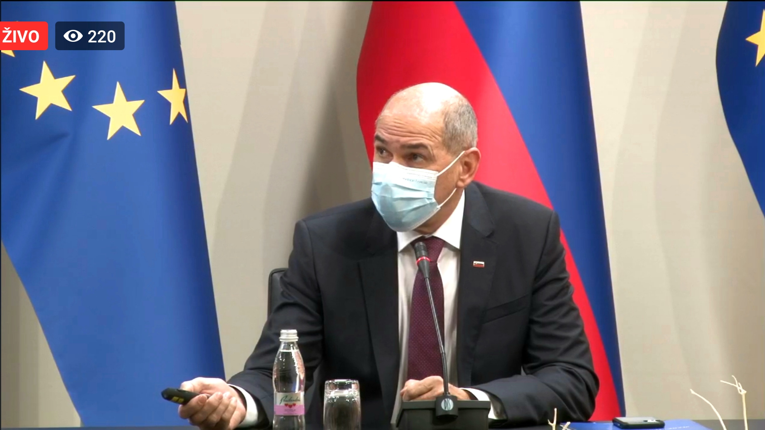 Pri prehodu držav lahko pričakujemo potne liste s podatki o cepljenju