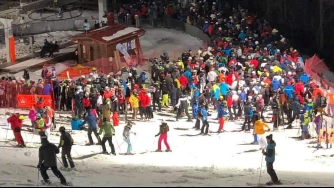 FOTO: Množica smučarjev na hrvaškem Sljemenu